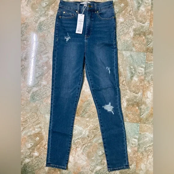 Forever New - Olivia High Rise Sculpting Crop Jean - Picture 1 of 5